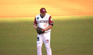 Los Gigantes del Cibao anuncian la contrataci&oacute;n del veterano lanzador Elih Villanueva