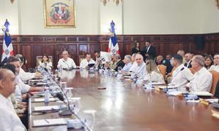 Abinader llama a funcionarios a priorizar la eficiencia en el uso de recursos p&uacute;blicos