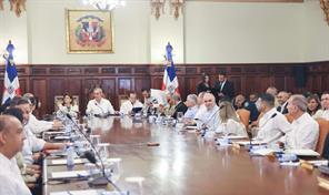 Luis Abinader lidera jornada de articulaci&oacute;n para las metas del gobierno 2026