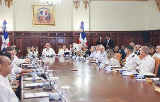 Luis Abinader lidera jornada de articulaci&oacute;n para las metas del gobierno 2026