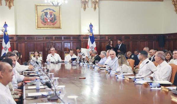 Luis Abinader lidera jornada de articulaci&oacute;n para las metas del gobierno 2026