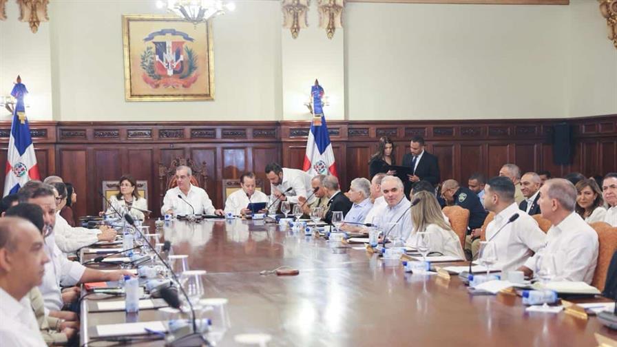 Luis Abinader lidera jornada de articulaci&oacute;n para las metas del gobierno 2026