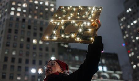 Congresista Ocasio Cortez dice que operativos del ICE son por la vigilancia tras el 11S