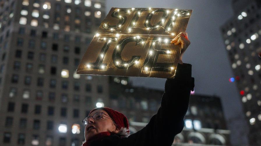 Miles protestan en Estados Unidos tras muerte de mujer en redada del ICE Miles protestan en Estados Unidos tras muerte de mujer en redada del ICE