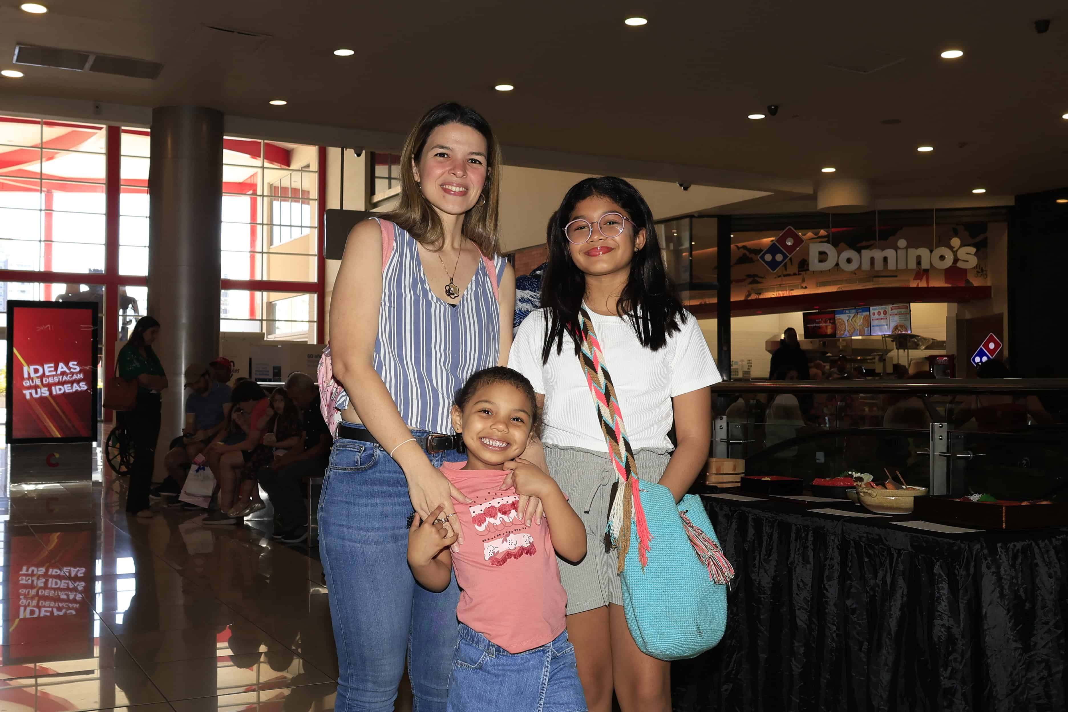 Yissell Rosado, Sophia Mulens y Monserrat Troncoso. 