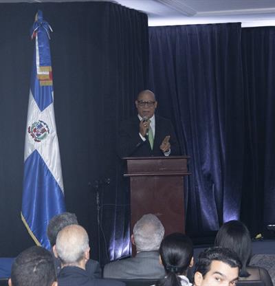 Amazon selecciona al periodista Marino Zapete para proyectar su obra en el mercado anglosaj&oacute;n