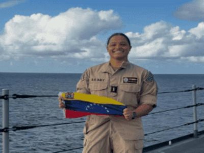 Oficial de la Marina de EE. UU. celebra caída de Nicolás Maduro