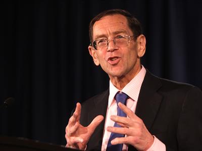 Juez aparta al abogado Bruce Fein de la defensa de Maduro