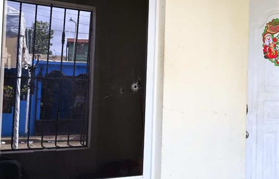 Hombre muere a tiros cuando llegaba a la casa de su padre en Pedro Brand