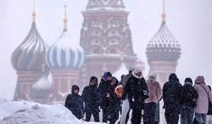 Los rusos vuelven al trabajo con sus ciudades colapsadas por la nieve