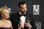 Noah Wyle le arrebata a Diego Luna el Globo de Oro a mejor actor masculino en serie