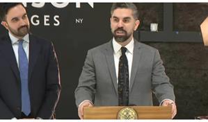 Mamdani designa al dominicano Rafael Espinal como comisionado de Medios y Entretenimiento