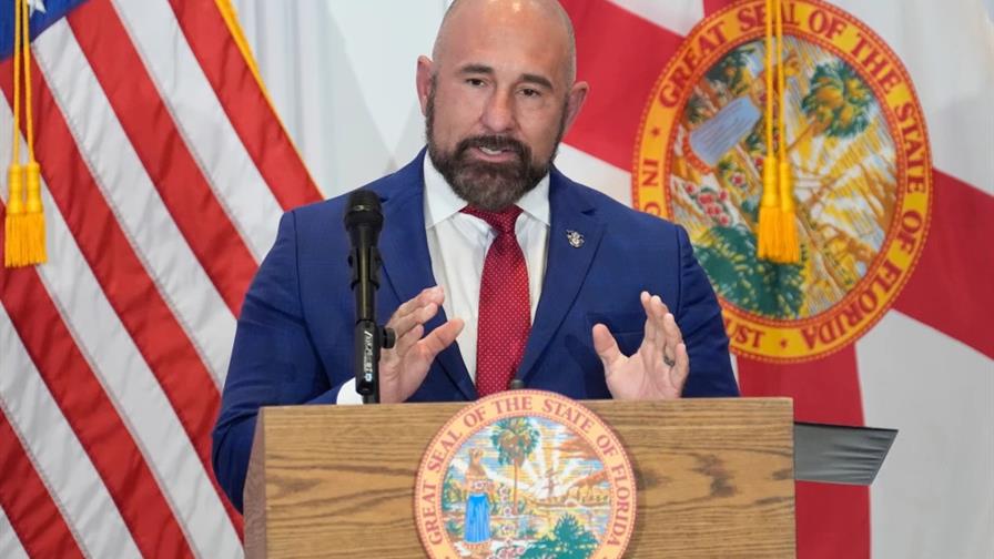 El vicegobernador de Florida anuncia su candidatura para suceder a DeSantis en 2027