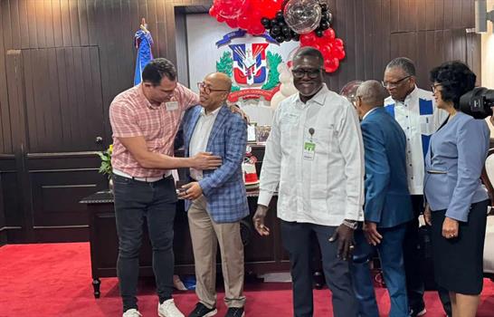 Miembros del PRM dicen sentirse desplazados y respaldan reclamo de Pacheco por exclusi&oacute;n en cambios