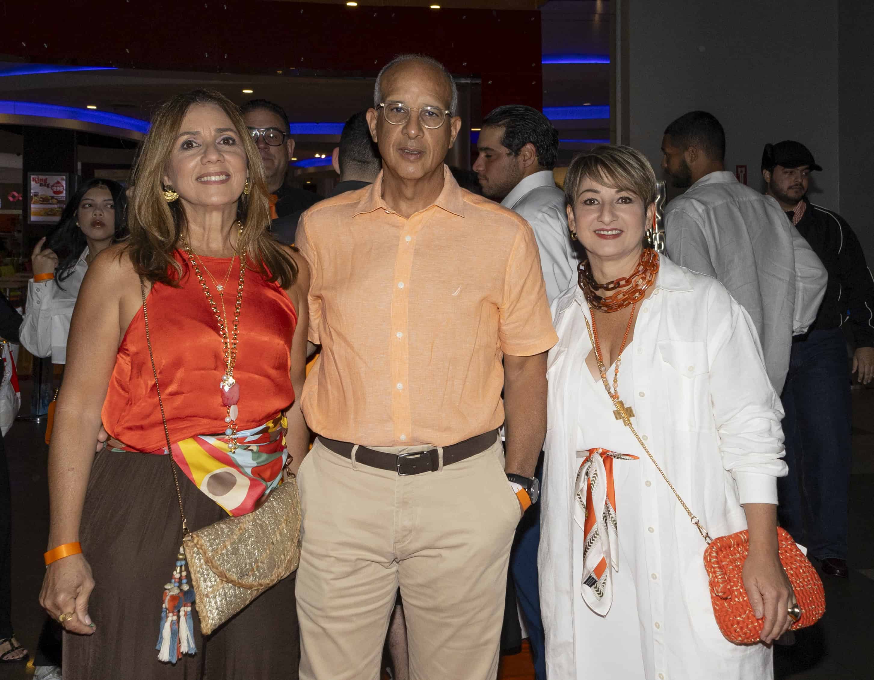 <div><br></div><div>Carolina Pujols, Jos&eacute; Mont&aacute;s y Laura Pujols.&nbsp;</div><div><br></div>