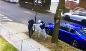 Dos sospechosos arrestados por la muerte a pu&ntilde;aladas de un adolescente en Nueva York