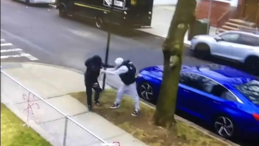 Dos sospechosos arrestados por la muerte a pu&ntilde;aladas de un adolescente en Nueva York