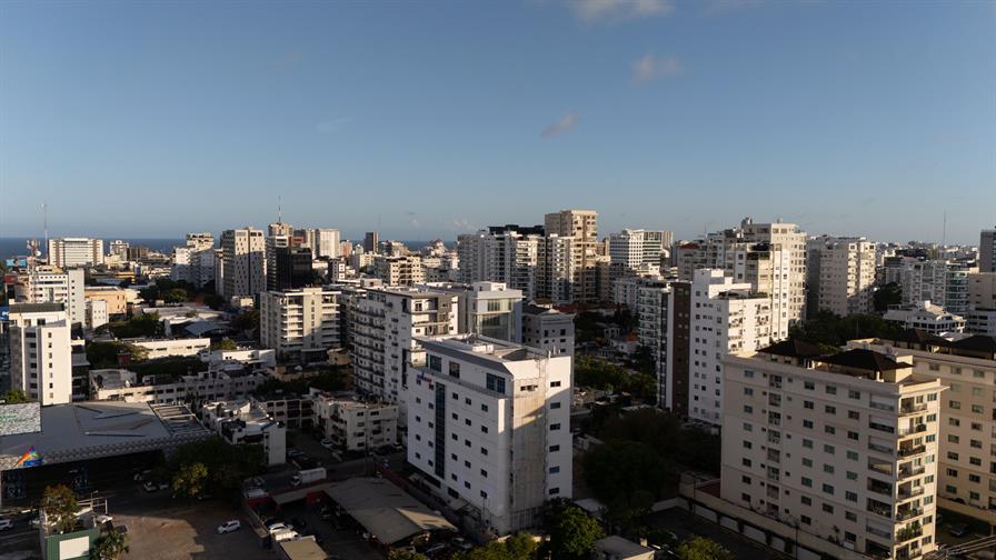 Rep&uacute;blica Dominicana crecer&aacute; 4.5 % en 2026  si atrae mayor inversi&oacute;n y exportaciones