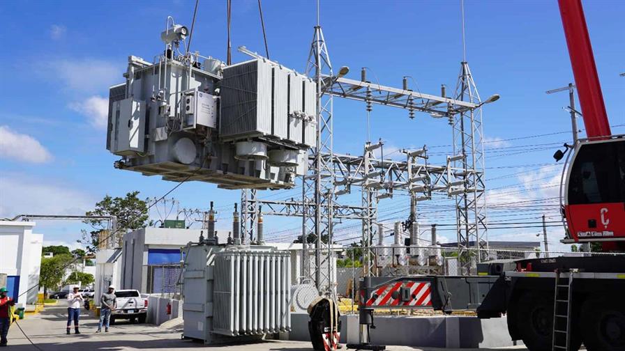 Edesur instala un transformador de potencia para eficientizar el servicio en varias demarcaciones