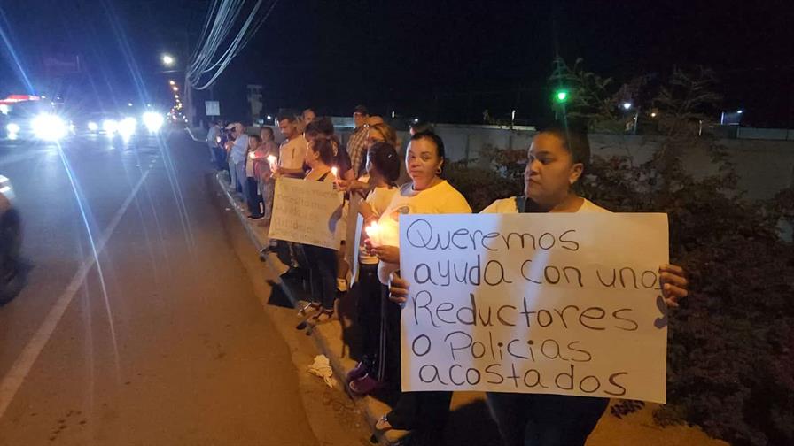 Comunitarios de Mao reclaman reductores de velocidad en autopista Monse&ntilde;or Tom&aacute;s Abreu