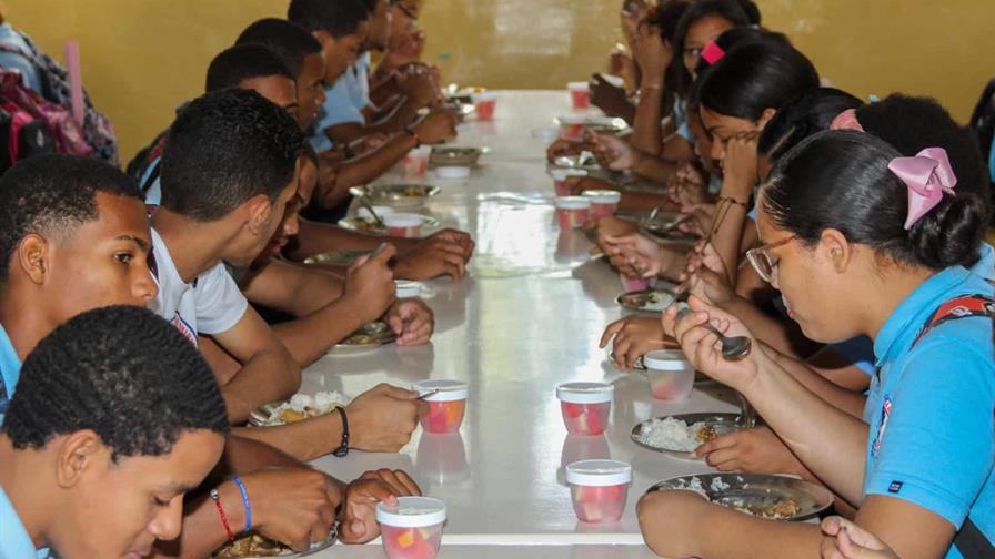 Inabie dice que ha reducido casi a la mitad el consumo de sal en la alimentaci&oacute;n escolar