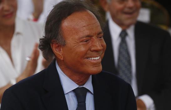Investigaci&oacute;n period&iacute;stica destapa denuncia de abuso sexual contra Julio Iglesias en RD