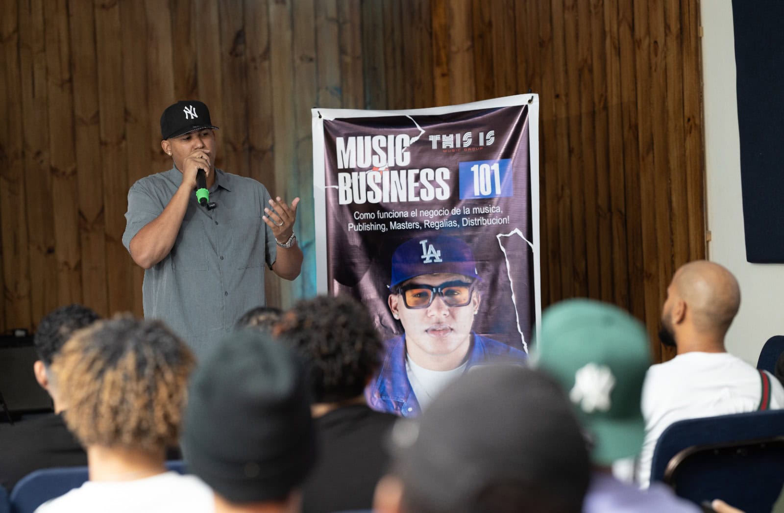 Realizan la primera conferencia sobre la industria de la m&uacute;sica en provincia Duarte