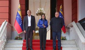 Venezuela excarcela a periodistas y a estadounidenses bajo presiones de Trump