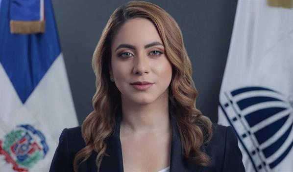 Gloria Reyes al asumir en el Ministerio de la Mujer: Las mujeres siguen teniendo menores ingresos