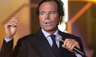 Julio Iglesias: "Esas acusaciones son absolutamente falsas y me causan una gran tristeza"