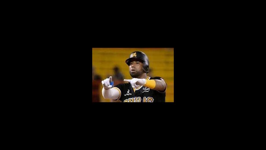 Video | Ezequiel Dur&aacute;n en el terreno a los Gigantes y las &Aacute;guilas mantienen el empate con los Toros