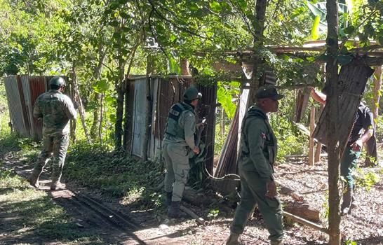 Autoridades intervienen ocupaciones ilegales en zonas del r&iacute;o Yuna