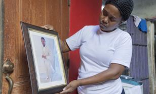 Va para un mes: familia de motoconchista reclama por qu&eacute; no identifican al polic&iacute;a que lo mat&oacute;