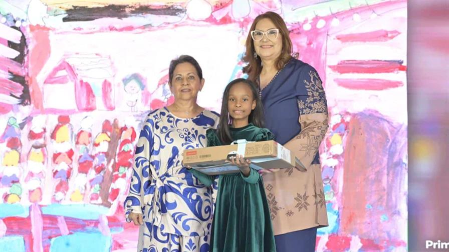 Voluntariado Banreservas premia a los ganadores del Concurso de Pintura Infantil Navide&ntilde;o