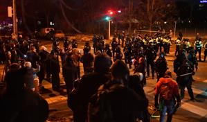 Trump amenaza con enviar militares para sofocar protestas contra el ICE en Mine&aacute;polis