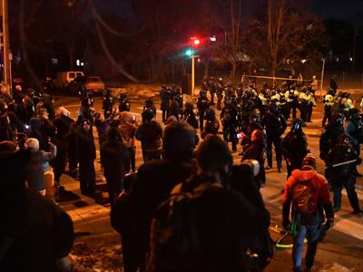 Donald Trump amenaza con enviar militares a Minéapolis