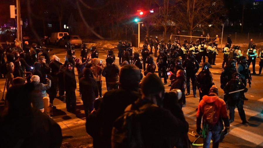 Trump amenaza con enviar militares para sofocar protestas contra el ICE en Mine&aacute;polis