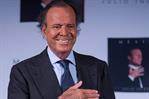 Julio Iglesias recurre a un abogado para hacer frente a las acusaciones en su contra