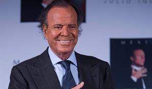 Julio Iglesias recurre a un abogado para hacer frente a las acusaciones en su contra