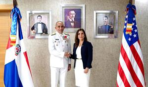 La Embajadora de EE. UU. se re&uacute;ne con el presidente de la DNCD para reforzar cooperaci&oacute;n antidrogas