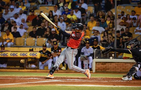 Candelario define ante &Aacute;guilas y los Toros controlan su destino