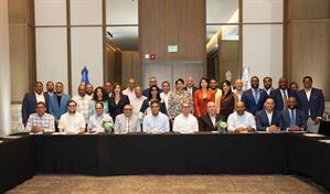 Ministro Kelvin Cruz presenta programa de eventos deportivos para el 2026