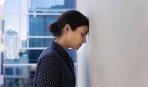 Cuando la mente no descansa y el sobrepensamiento agota