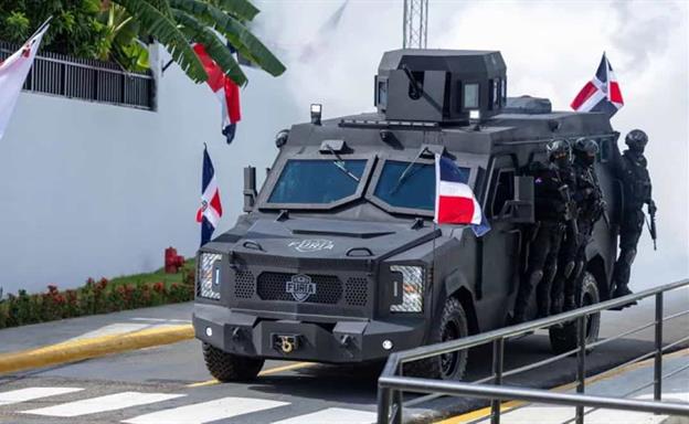Gobierno presenta primer veh&iacute;culo militar blindado ensamblado en Rep&uacute;blica Dominicana
