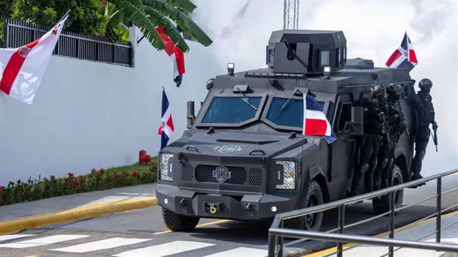 Gobierno presenta primer veh&iacute;culo militar blindado ensamblado en Rep&uacute;blica Dominicana