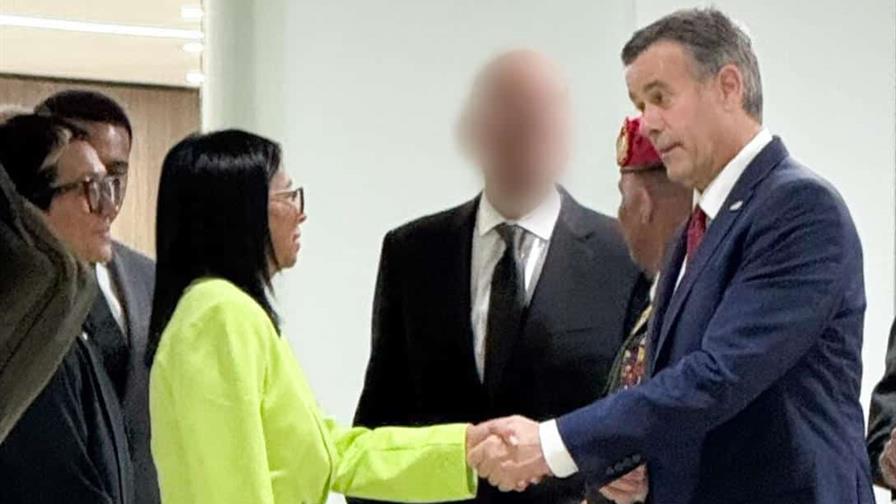 Jefe de la CIA se reúne con Delcy Rodríguez para explorar cooperación entre EE. UU. y Venezuela Jefe de la CIA se reúne con Delcy Rodríguez para explorar cooperación entre EE. UU. y Venezuela