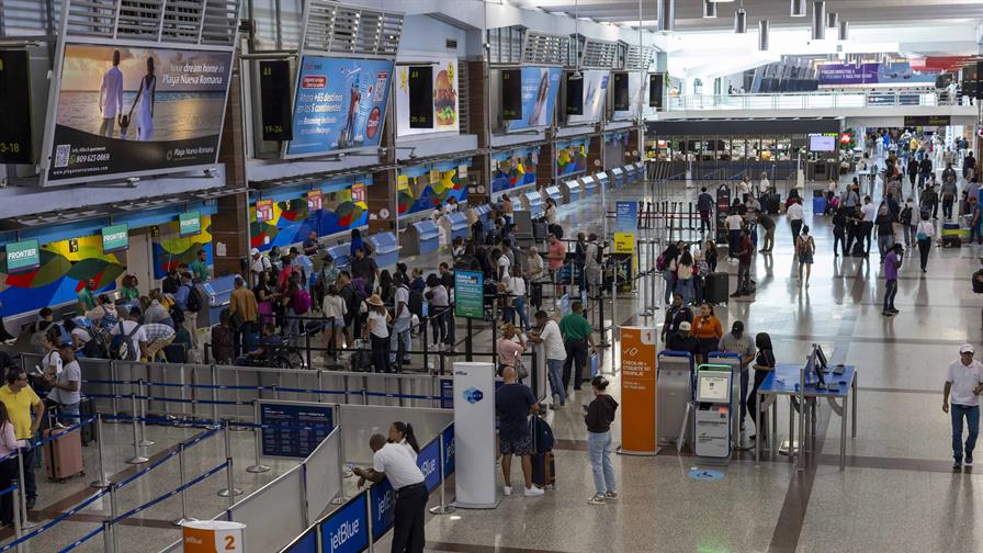 El turismo aport&oacute; RD$15,357.2 millones en impuestos a noviembre 2025