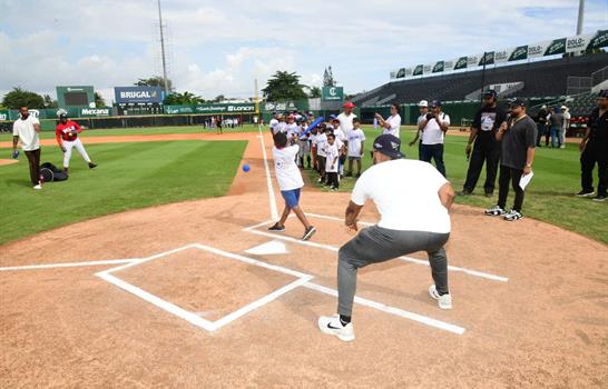 Fedom y MLB realizan cl&iacute;nica para ni&ntilde;os en el Estadio Tetelo Vargas