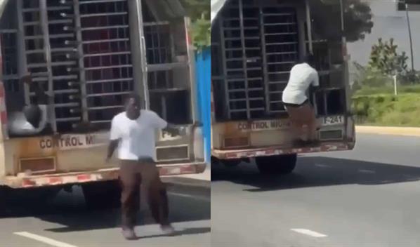 Dos ciudadanos haitianos escapan de un cami&oacute;n de Migraci&oacute;n tras lanzarse del veh&iacute;culo en movimiento