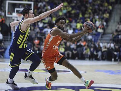 Jean Montero encesta 19 en triunfo del Valencia